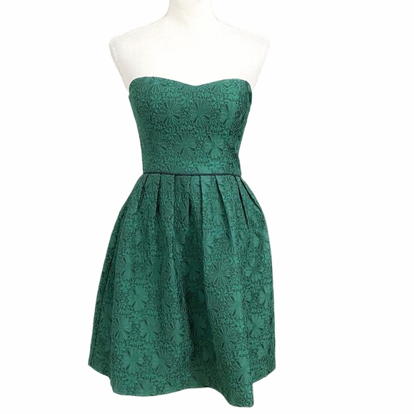 MINUET Dresses & Skirts - MINUET SHIMMER GREEN FLORAL EMBROIDERED PLEATED  STRAPLESS MINI DRESS - S